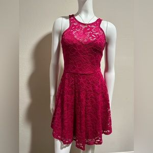 It’s a beautiful Red dress/Slighly used!